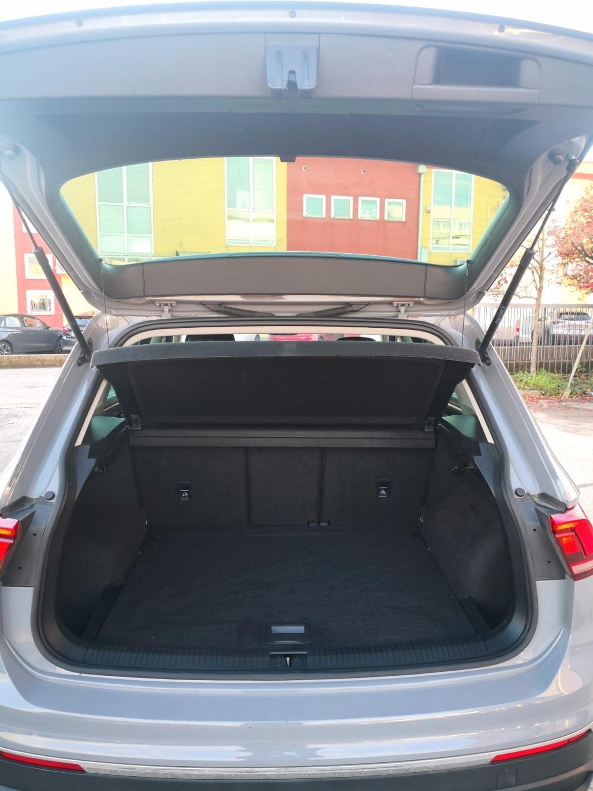 Volkswagen Tiguan 2.0 TDI 150 CV SCR DSG Life ***COCKPIT DISPLAY***