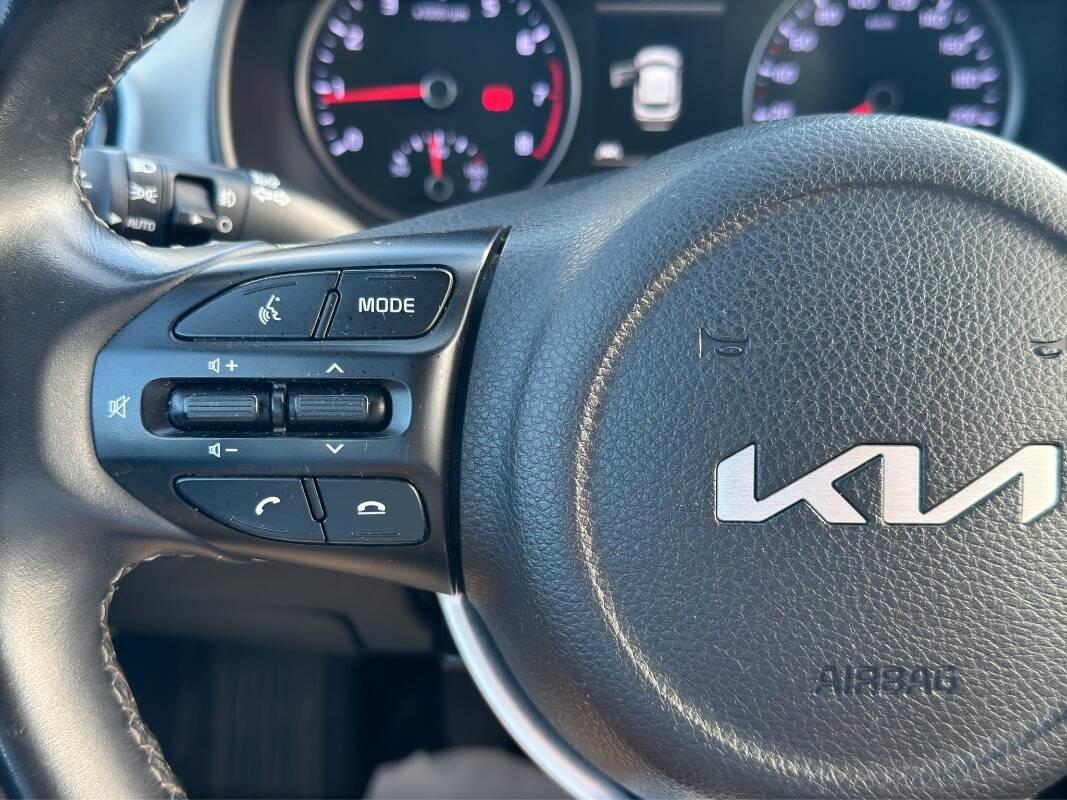 Kia STONIC . ACTIVE BUSINESS CON TELECAMERA E CARPLAY
