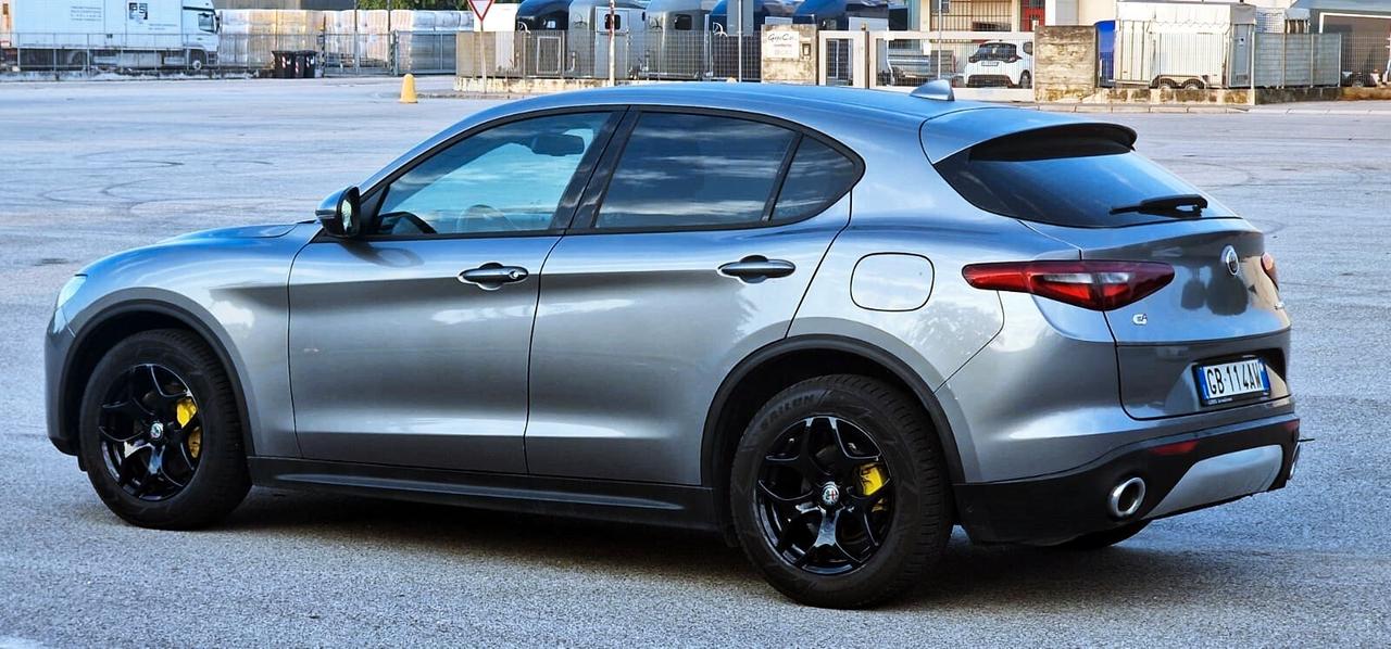 Alfa Romeo Stelvio 2.2 Turbodiesel 190 CV AT8 Q4
