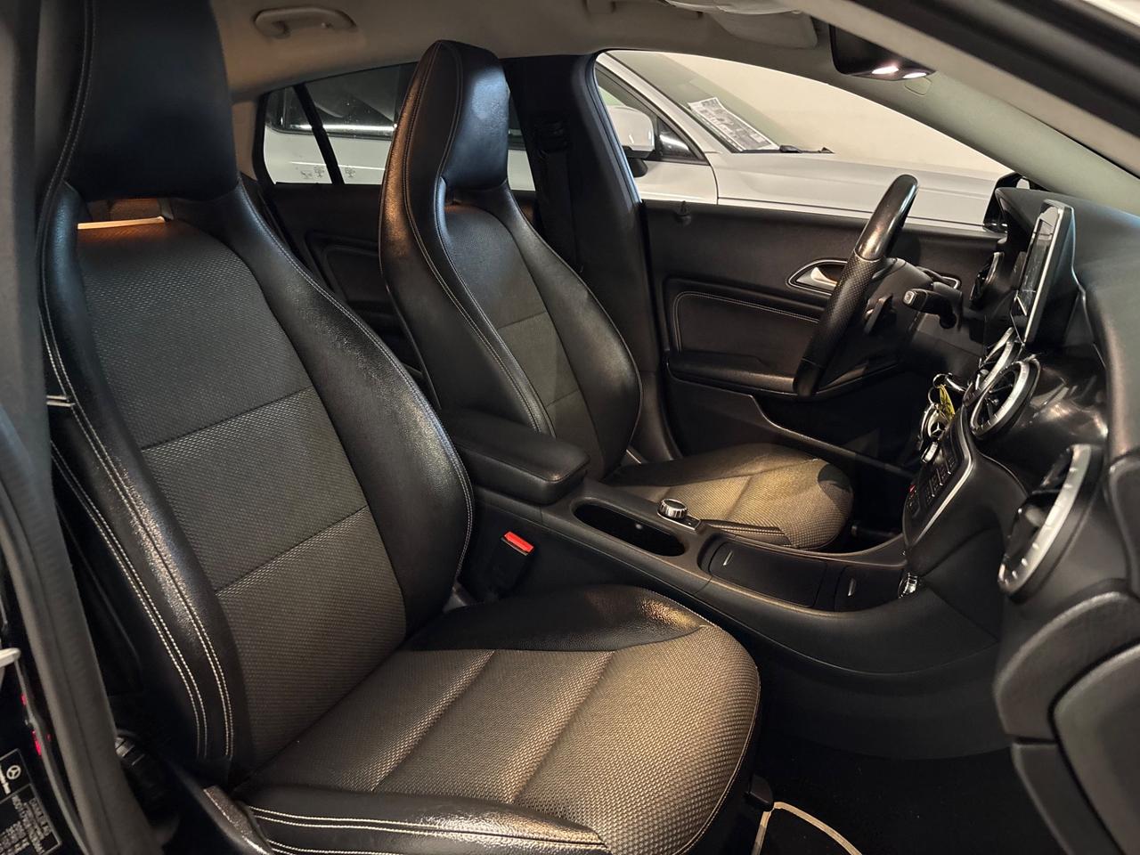 Mercedes-benz CLA 200d PREMIUM DARK