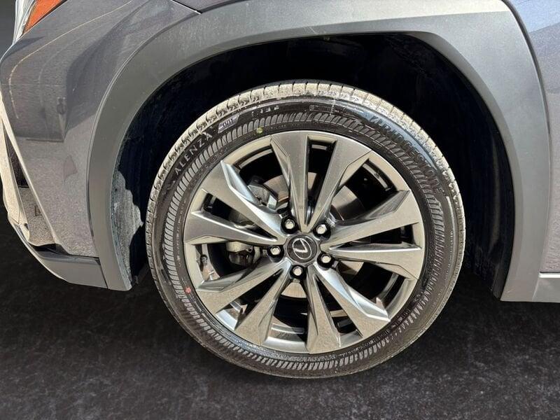 Lexus UX 300h Hybrid F-Design 2WD