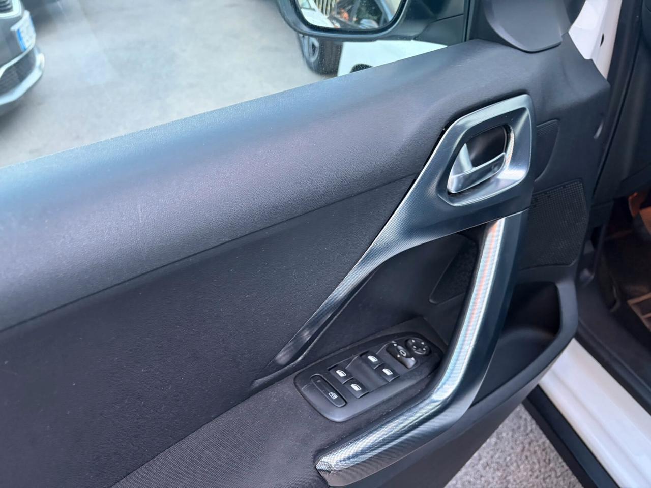 Peugeot 2008 1.6 e-HDi 115 CV Stop&Start Allure