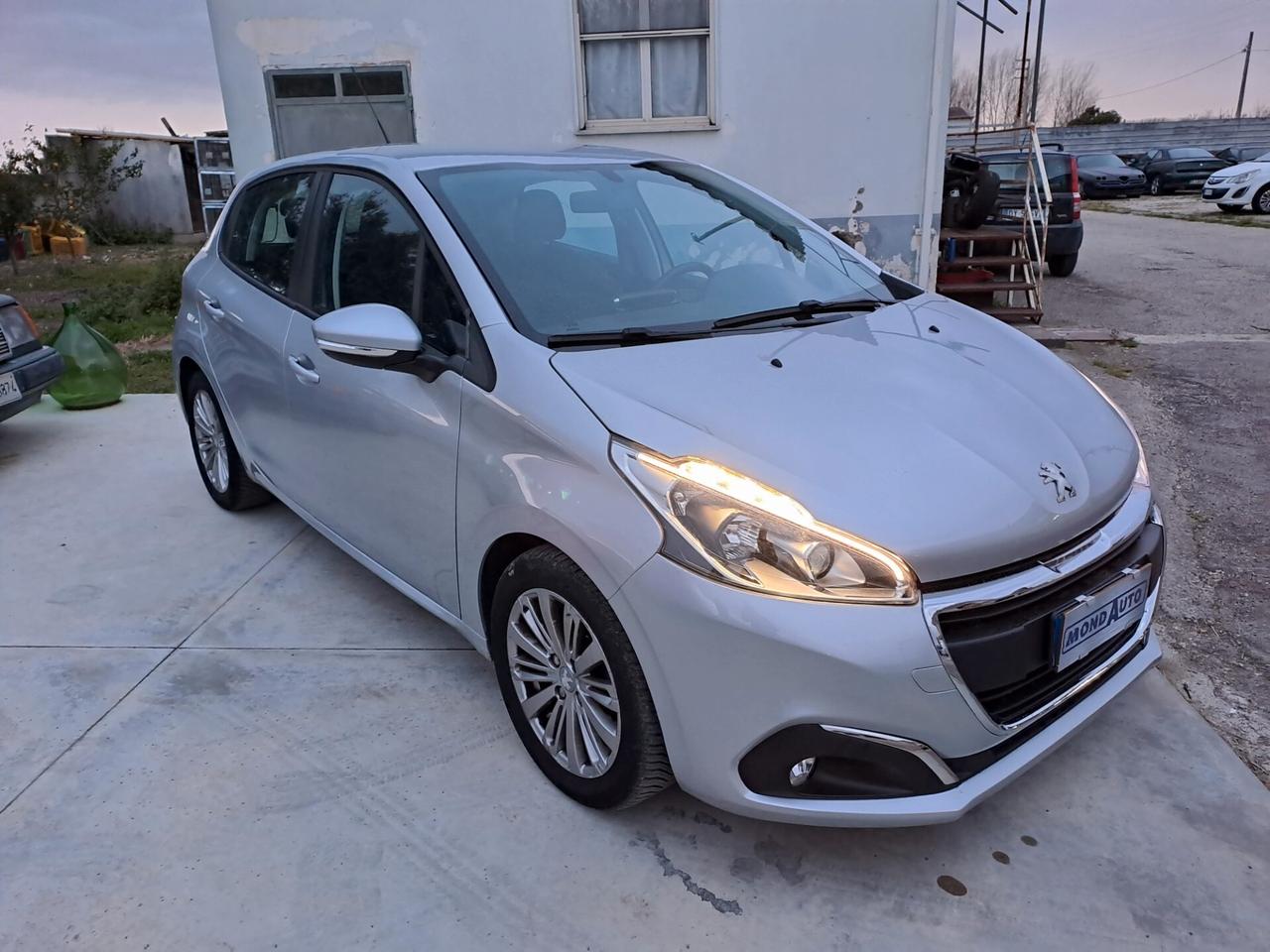 Peugeot 208 BlueHDi 75 5 porte Allure 2016