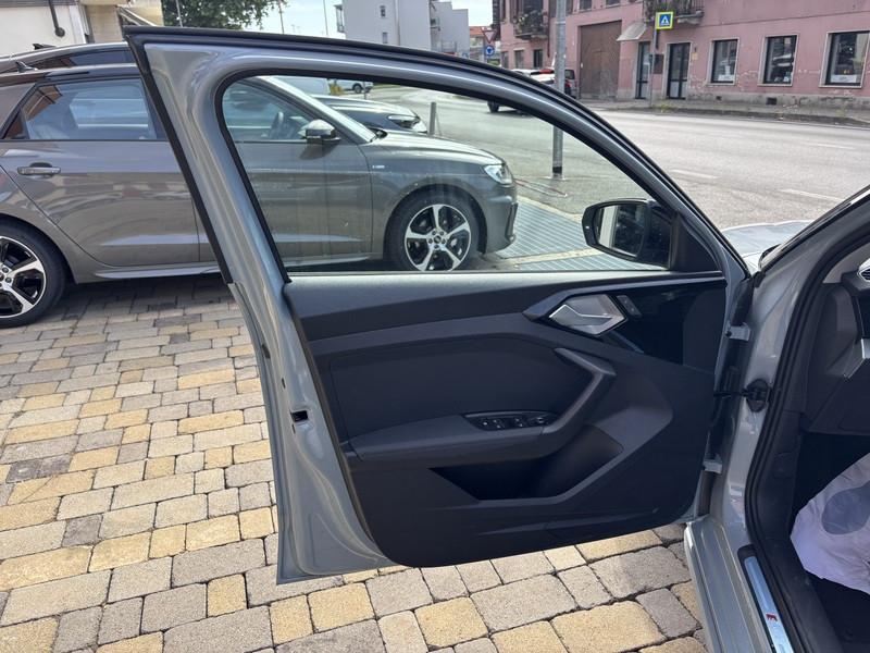 Audi A1 Sportback 30 1.0 tfsi S Line Edition 116cv s-tronic LED-PHONE APPS-17"