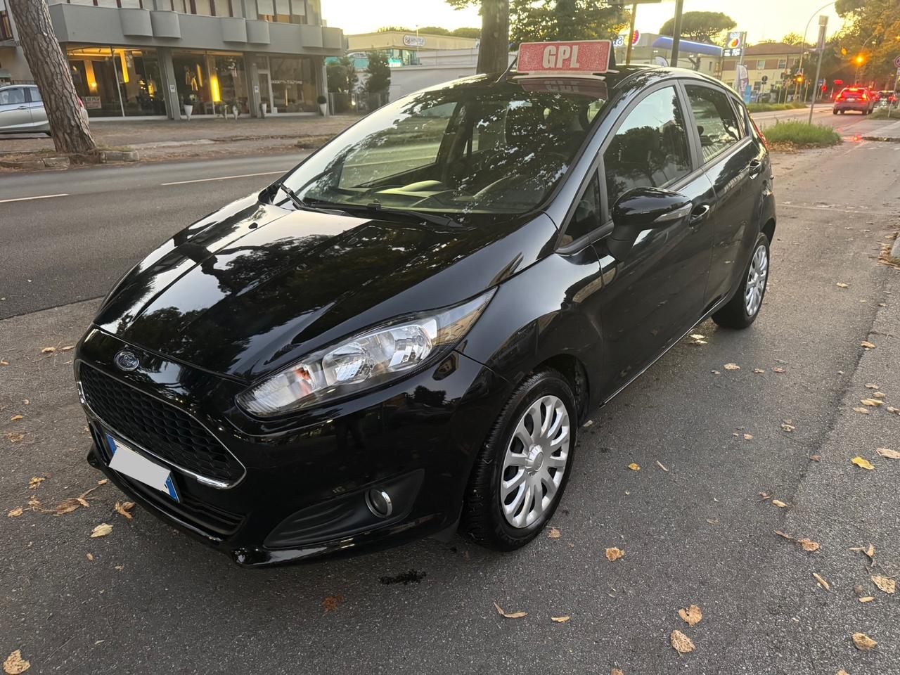 Ford Fiesta 1.4 GPL 5 p neopaten garanzia 12 mesi