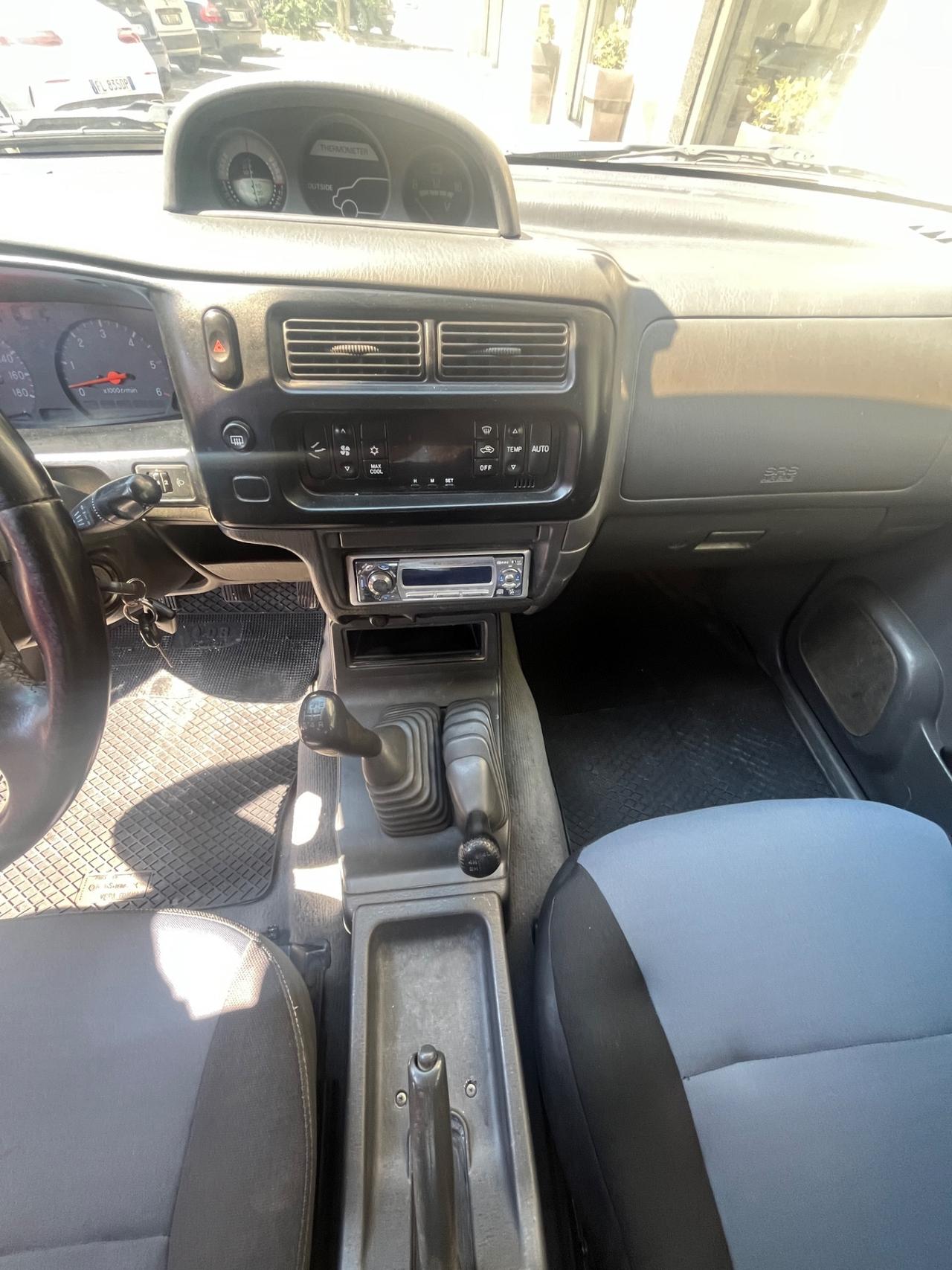 Mitsubishi L200 2.5 TDI 4WD Club Cab Pup. GLS Targ.