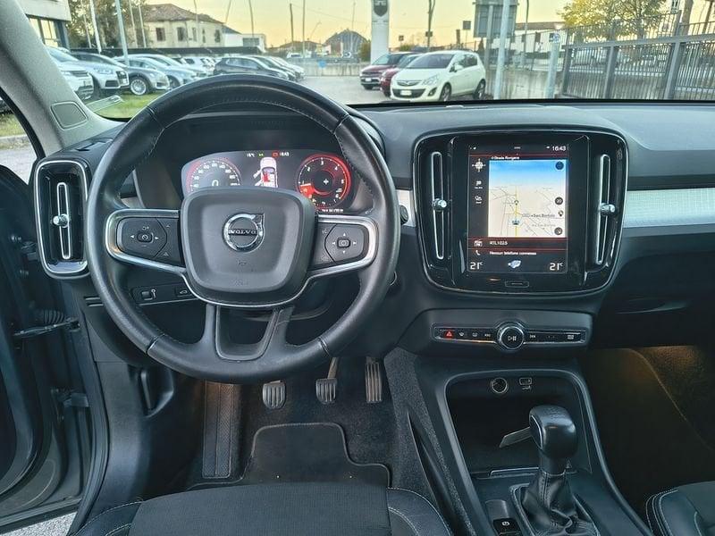 Volvo XC40 D3 2.0 Momentum 150 CV