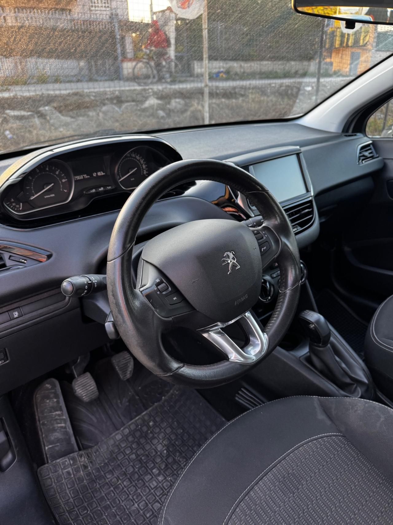 Peugeot 208 PureTech 82 5p. GPL Allure