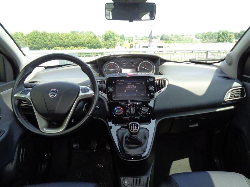 Lancia Ypsilon 1.0 FireFly 5 porte S&S Hybrid Gold