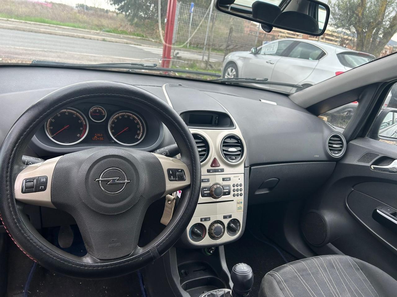 Opel Corsa 1.2 5 porte Cosmo