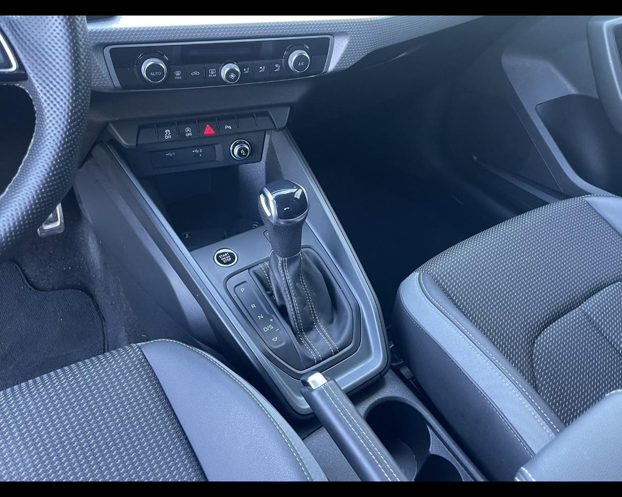 AUDI A1 2ª serie - A1 allstreet 30 TFSI S tronic Identity Contrast