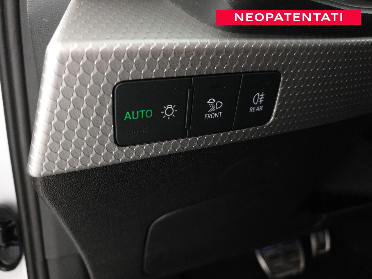 Allstreet 30TFSI 116CV S tronic Identity Contrast