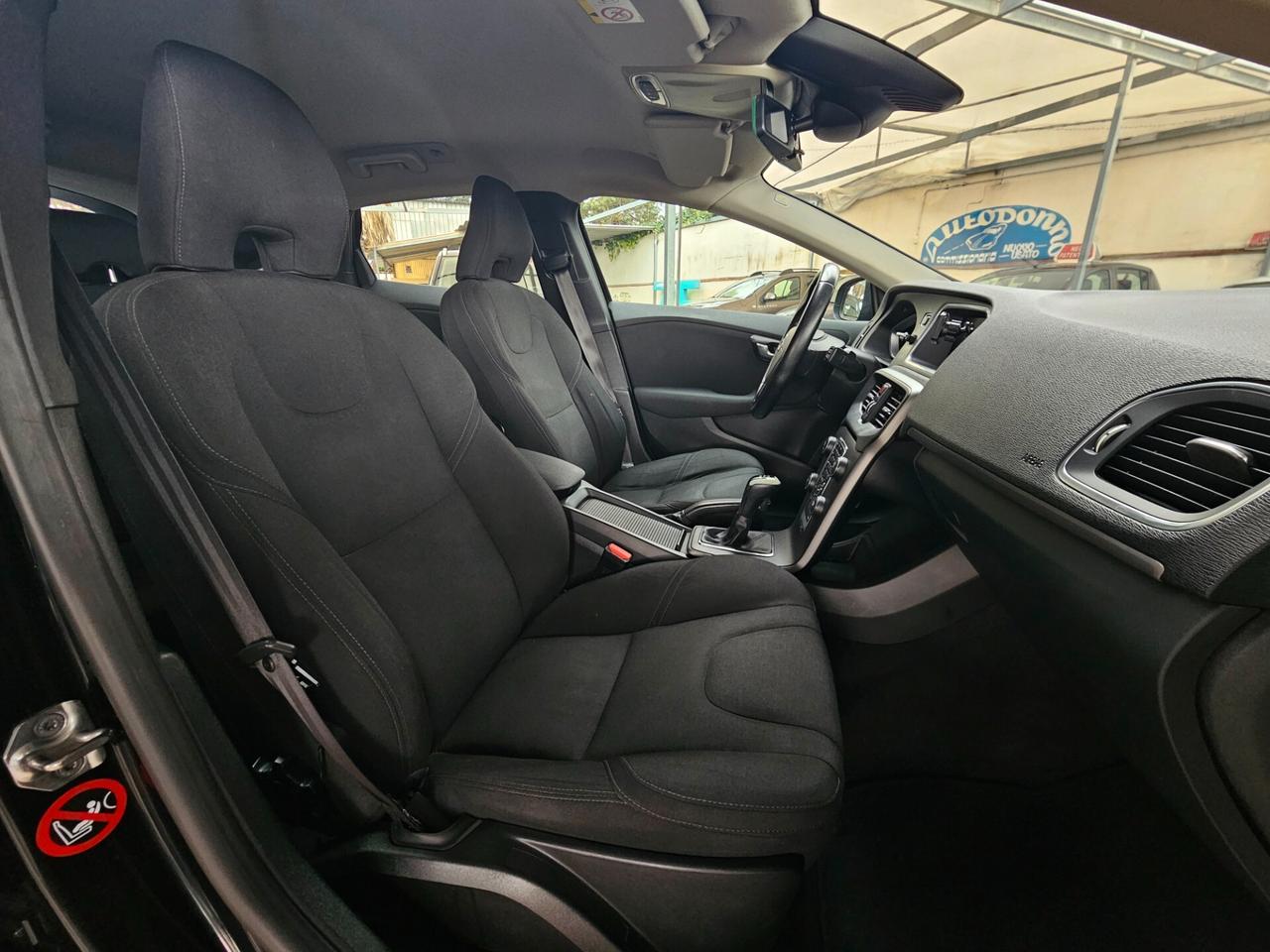 Volvo V40 D2 Momentum