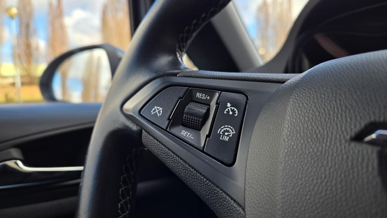 Opel Corsa 1.4 90CV GPL Tech 5 porte Cosmo