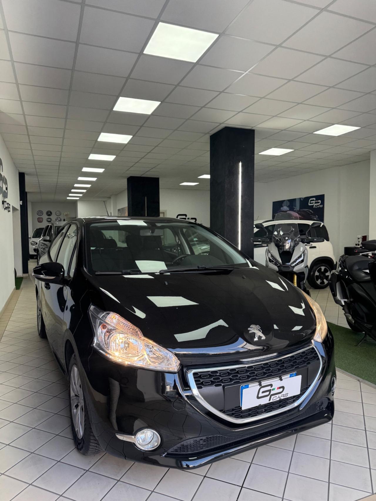 Peugeot 208 1.4 HDi 68 CV 5 porte Allure
