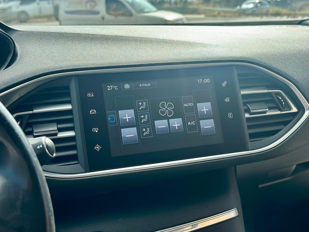 Peugeot 308 BlueHDi 120 S&S Allure