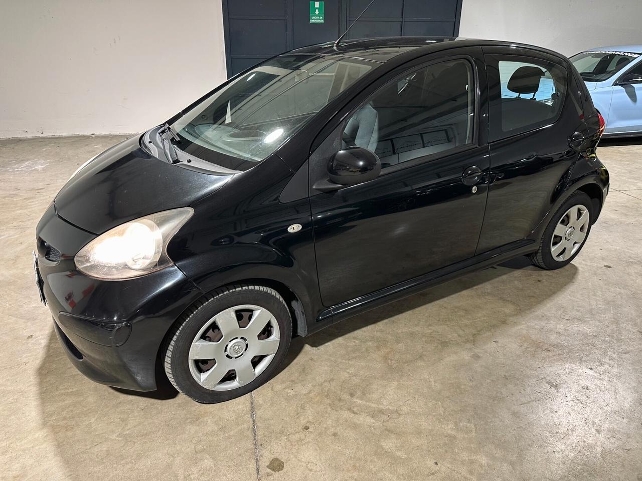 Toyota Aygo 1.0 5 PORTE-CLIMATIZZATORE