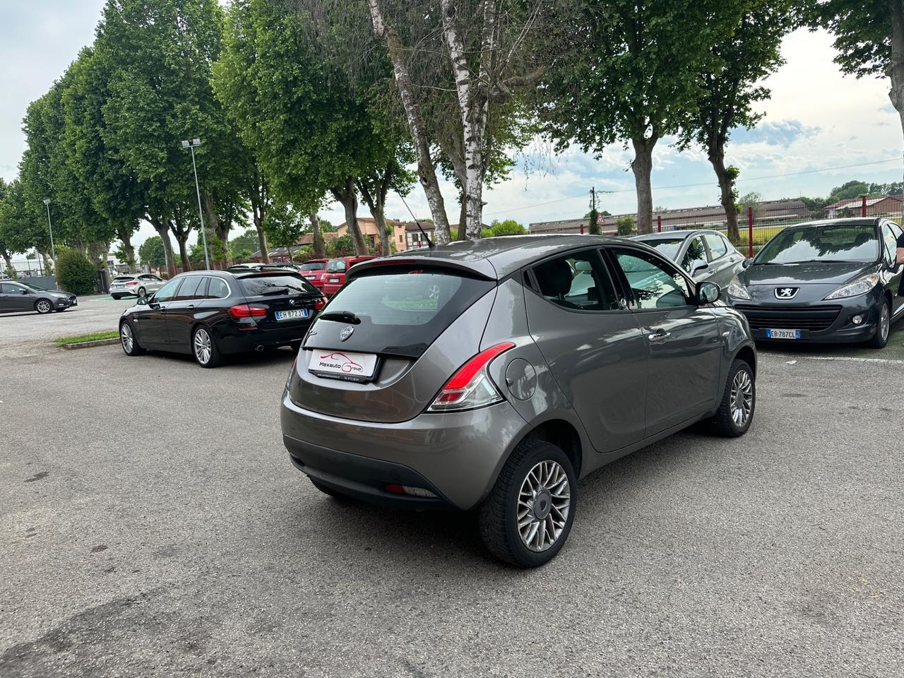 Lancia Ypsilon 0.9 TwinAir 85 CV 5 porte Metano Ecochic Gold