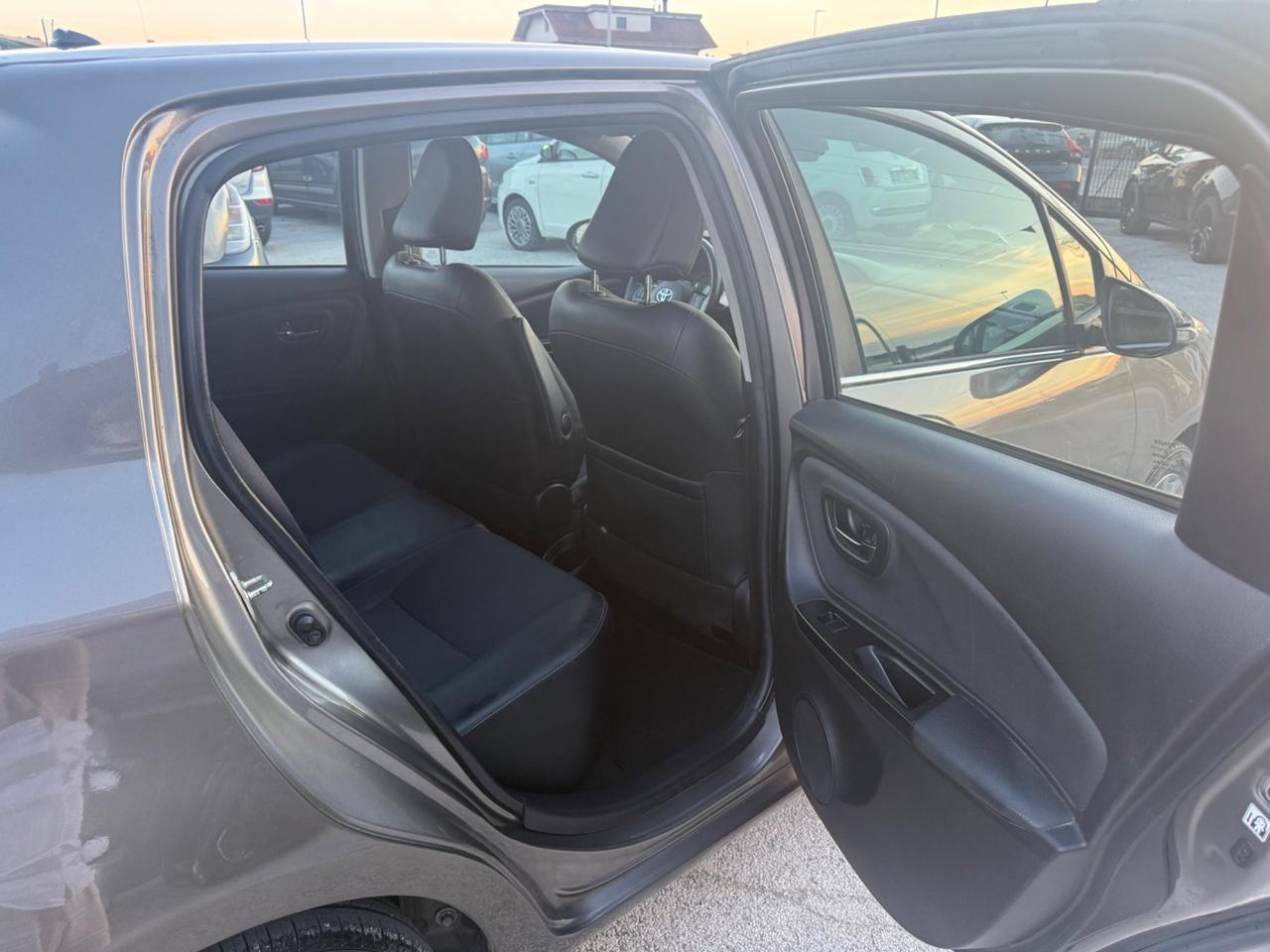 Toyota Yaris 1.0 5 porte Lounge