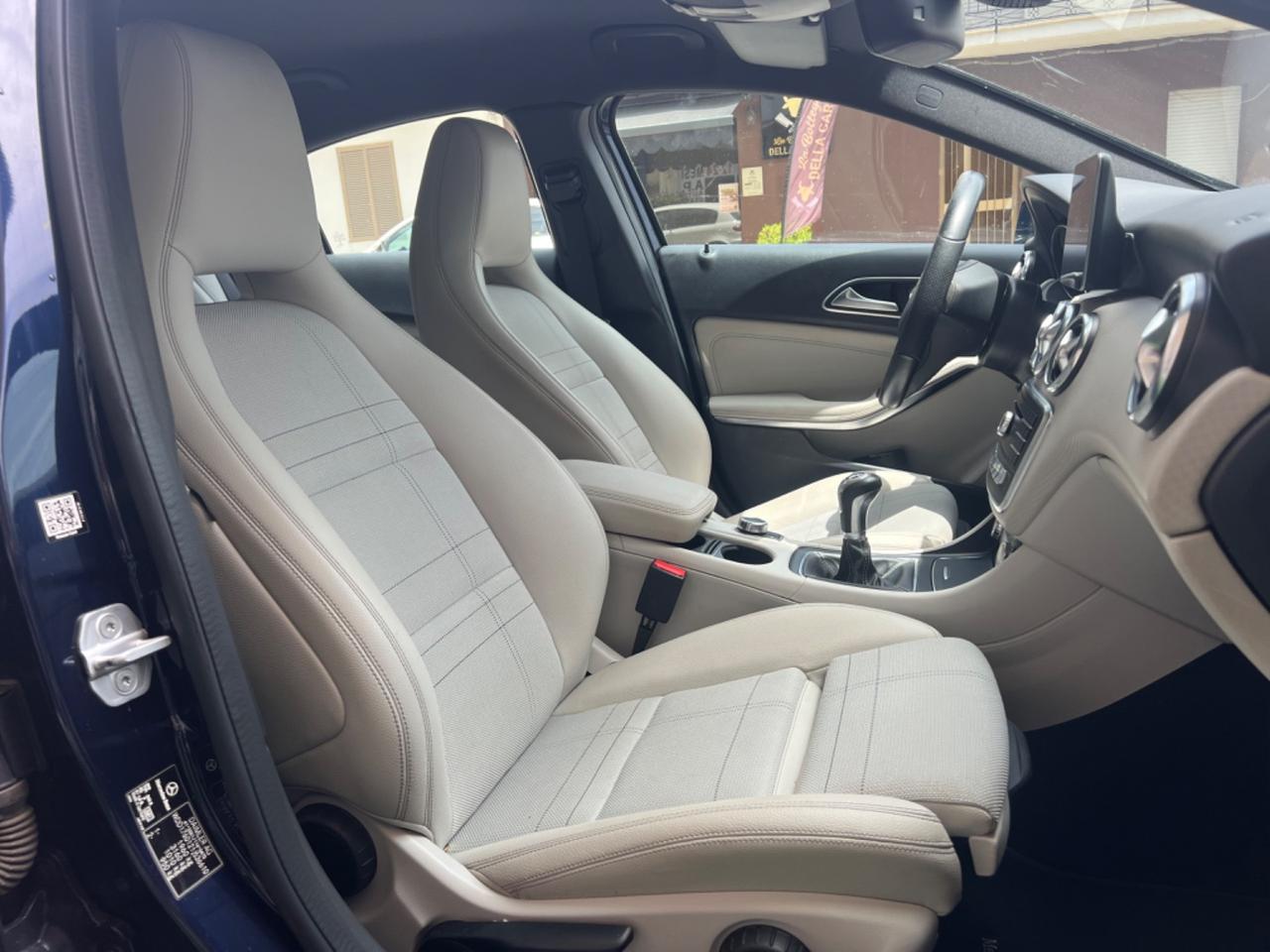 Mercedes-benz A 180 d Premium