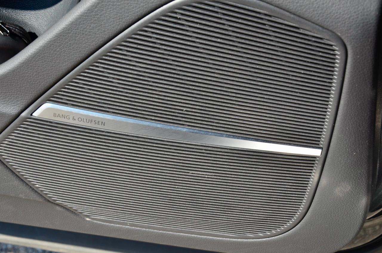 AUDI SQ8 4.0 TFSI QUATTRO 507cv TIPTRONIC, GAR, AUDI 12/27, SERVICE AUDI, UNICOPROPRIETARIO, EURO 6E, TETTO, MATRIX, BANG&OLUFSEN, SOFT CLOSE, SOSPENSIONI ADATTIVE, INSERTI CARBONIO, 23", PERMUTE