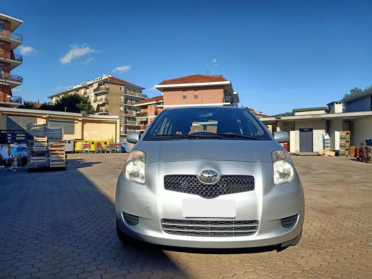 Toyota Yaris 1.0 5 porte Sol