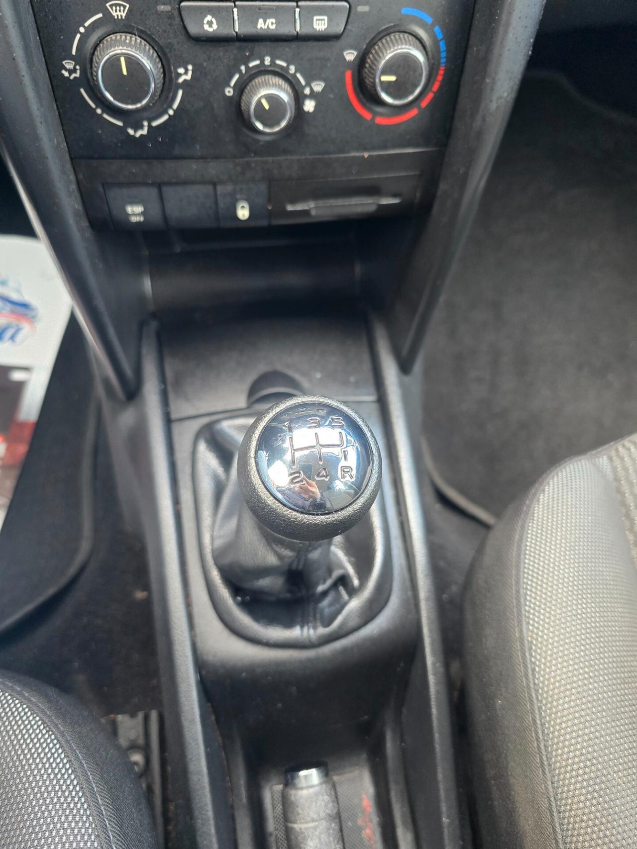 Peugeot 207 1.4 HDi 70CV 5p. Active