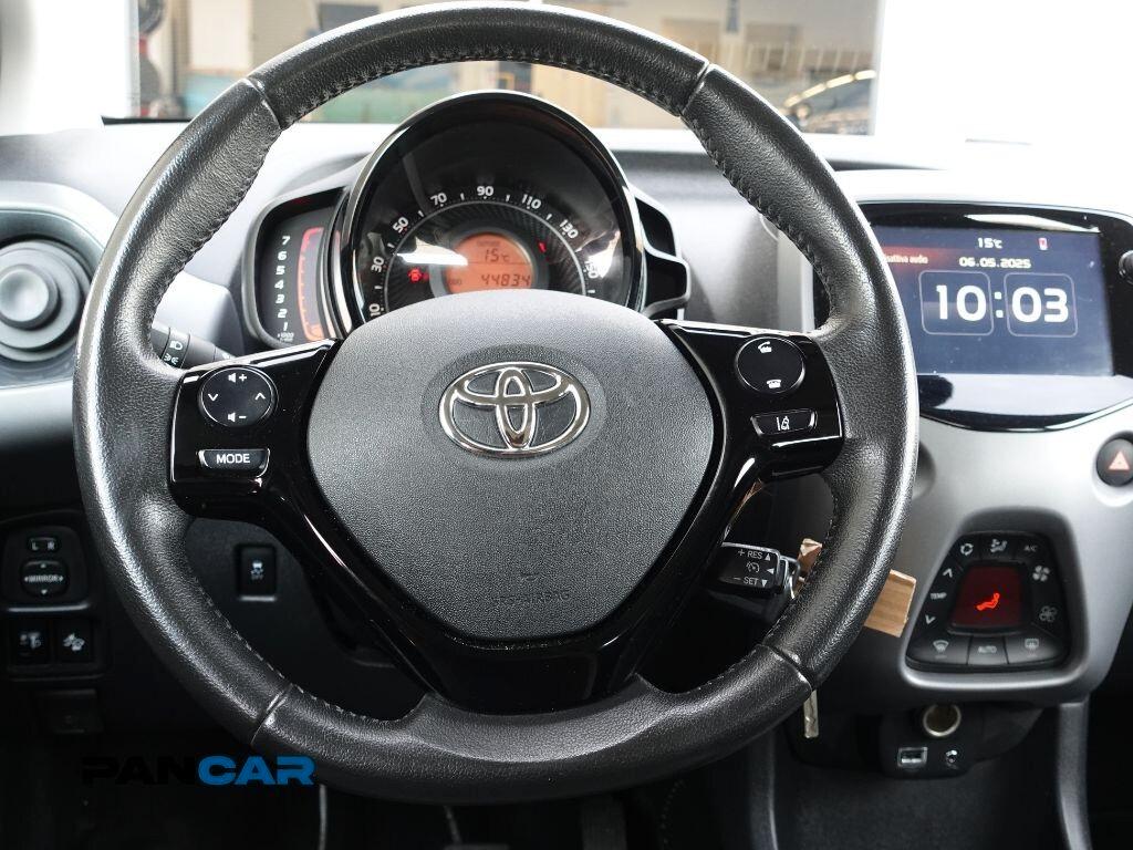 Toyota Aygo Connect 1.0 VVT-i 72 CV 5 porte x-play