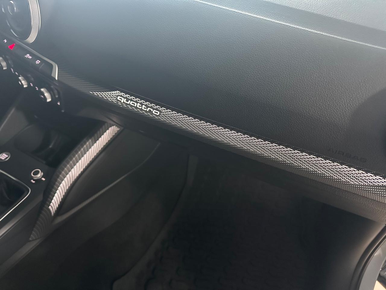 Audi Q2 35 TDI quattro S tronic Identity Black