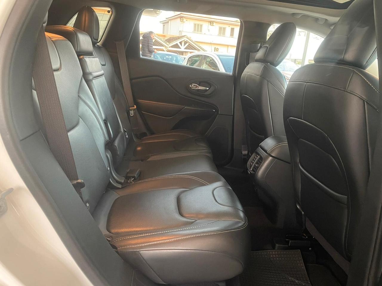 Jeep Cherokee 2.2 Mjt II 4WD Active Drive I Night Eagle