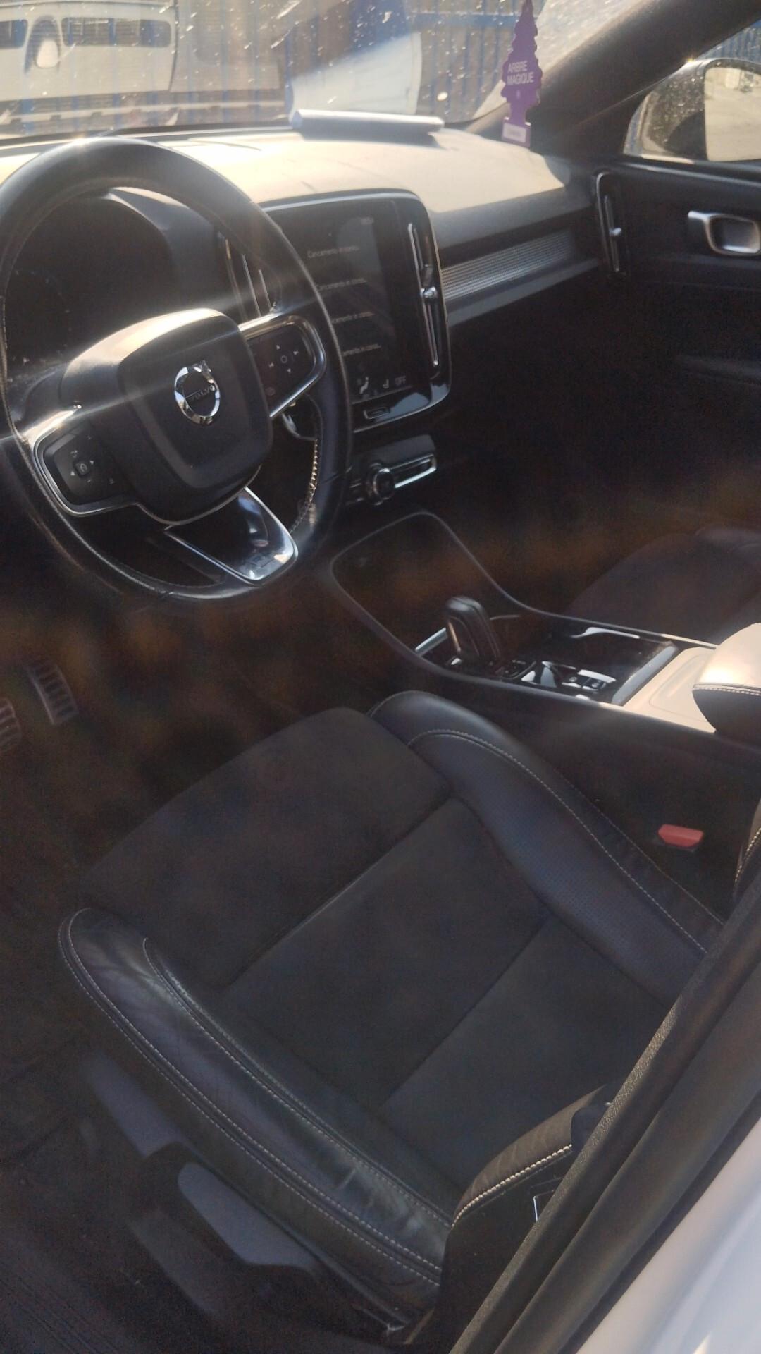 Volvo XC40 D4 AWD Geartronic R-design