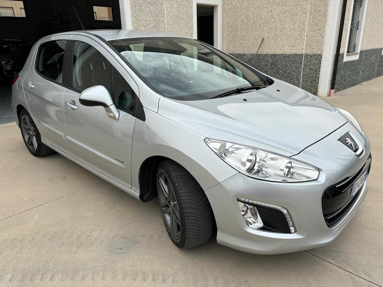 Peugeot 308 2.0 HDi 150CV 5p. Sport