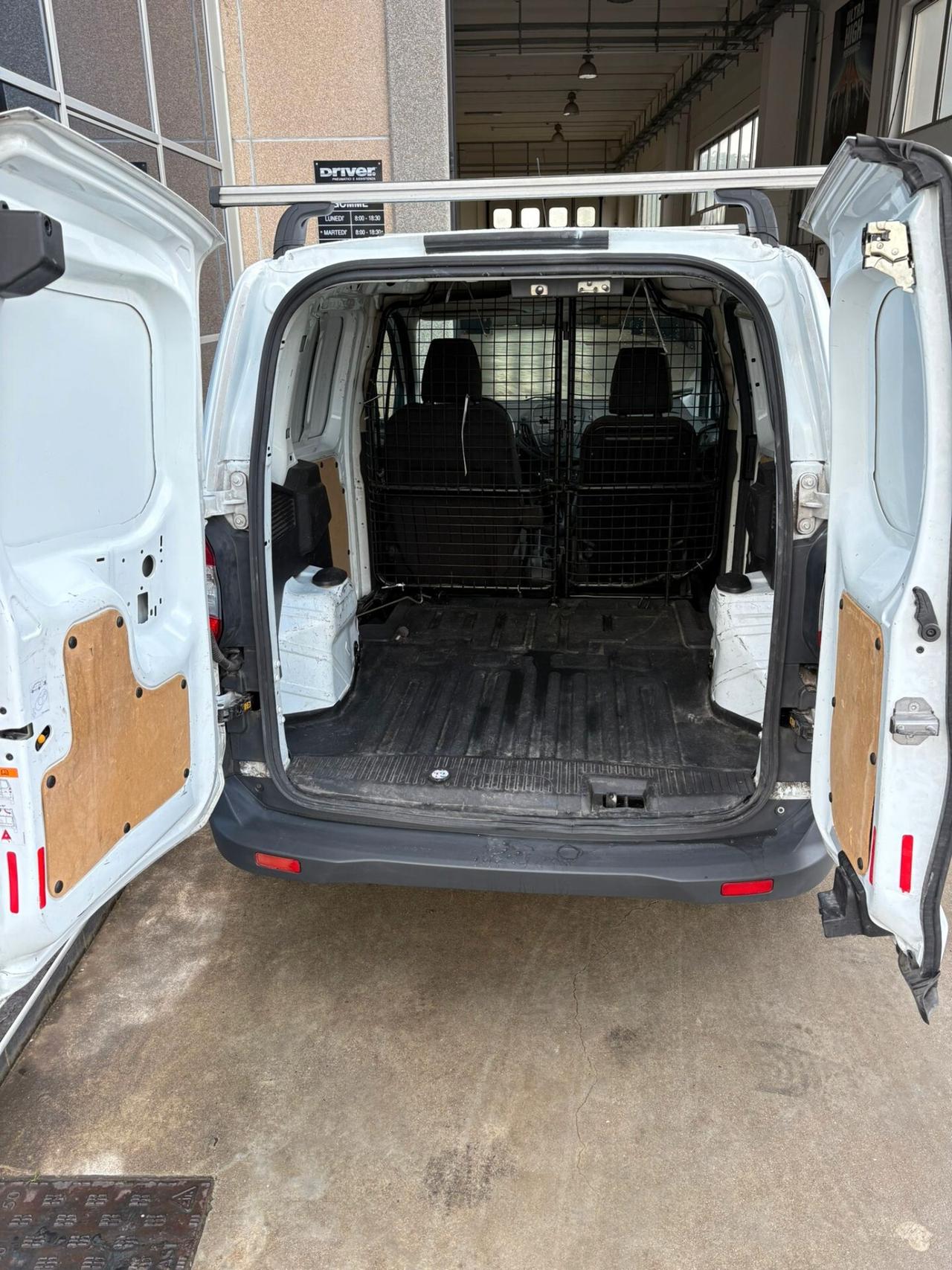 Ford Tourneo Connect 1.5 TDCi 100 CV Plus