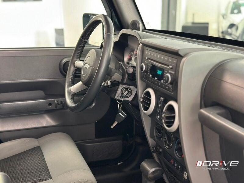 Jeep Wrangler Wrangler Unlimited 2.8 CRD DPF Sahara Auto
