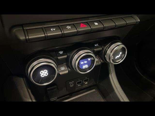 Renault Captur 1.6 E-Tech hybrid Techno Fast Track 145cv auto