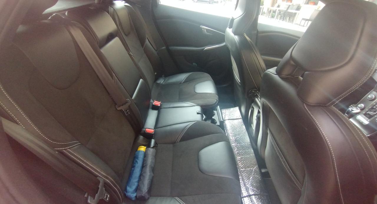 Volvo V40 D2 R-design