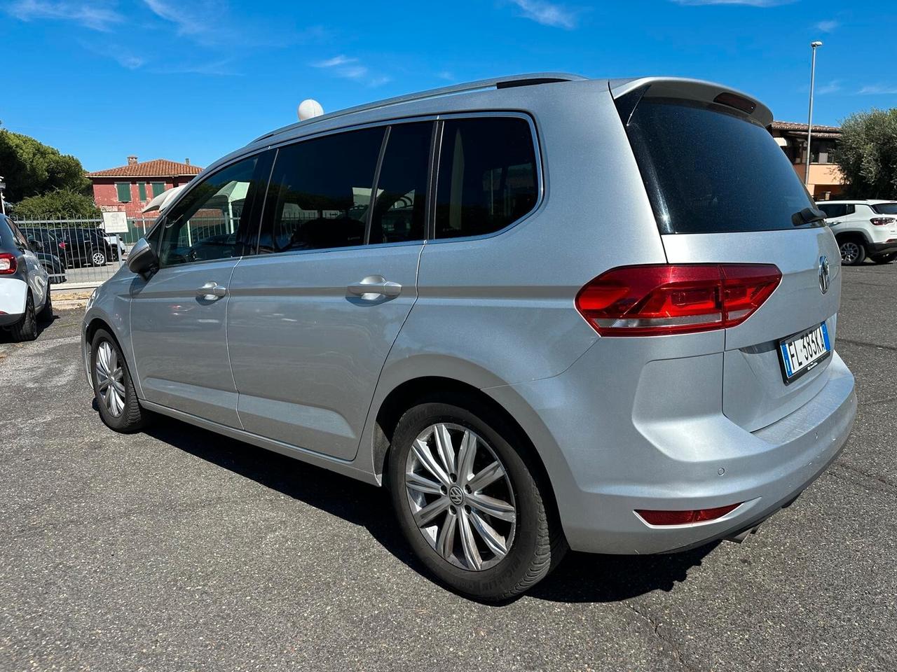 Volkswagen Touran 2.0 TDI 150 CV SCR DSG Executive BlueMotion Tech.