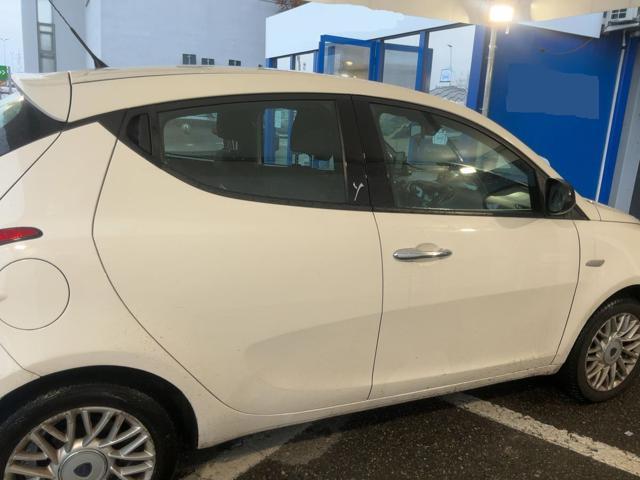 LANCIA Ypsilon 1.2 69 CV 5 porte Gold