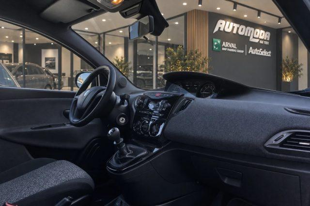 LANCIA Ypsilon HYBRID SILVER