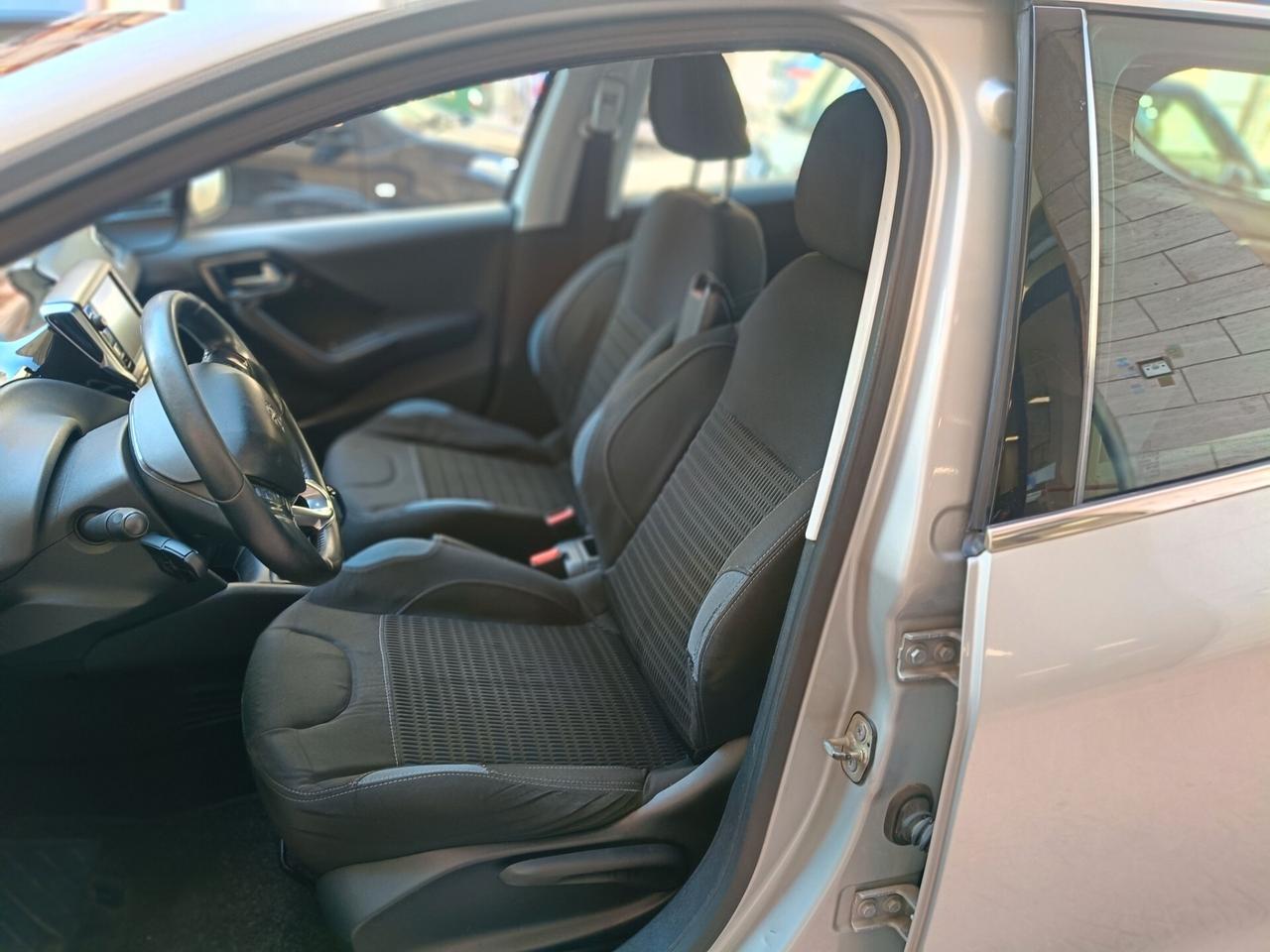 PEUGEOT 208 1.4 HDI-NEOPATENTATI-UNIPRO-Euro5890Euro