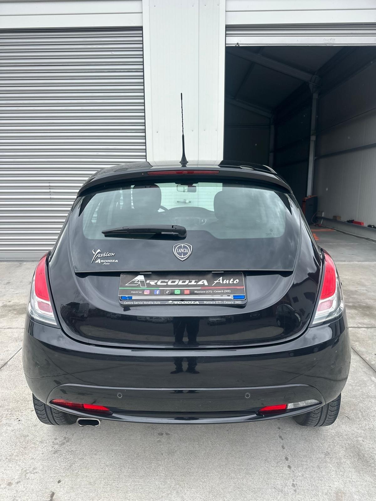 Lancia Ypsilon 1.2 69 CV 5 porte S&S Platinum