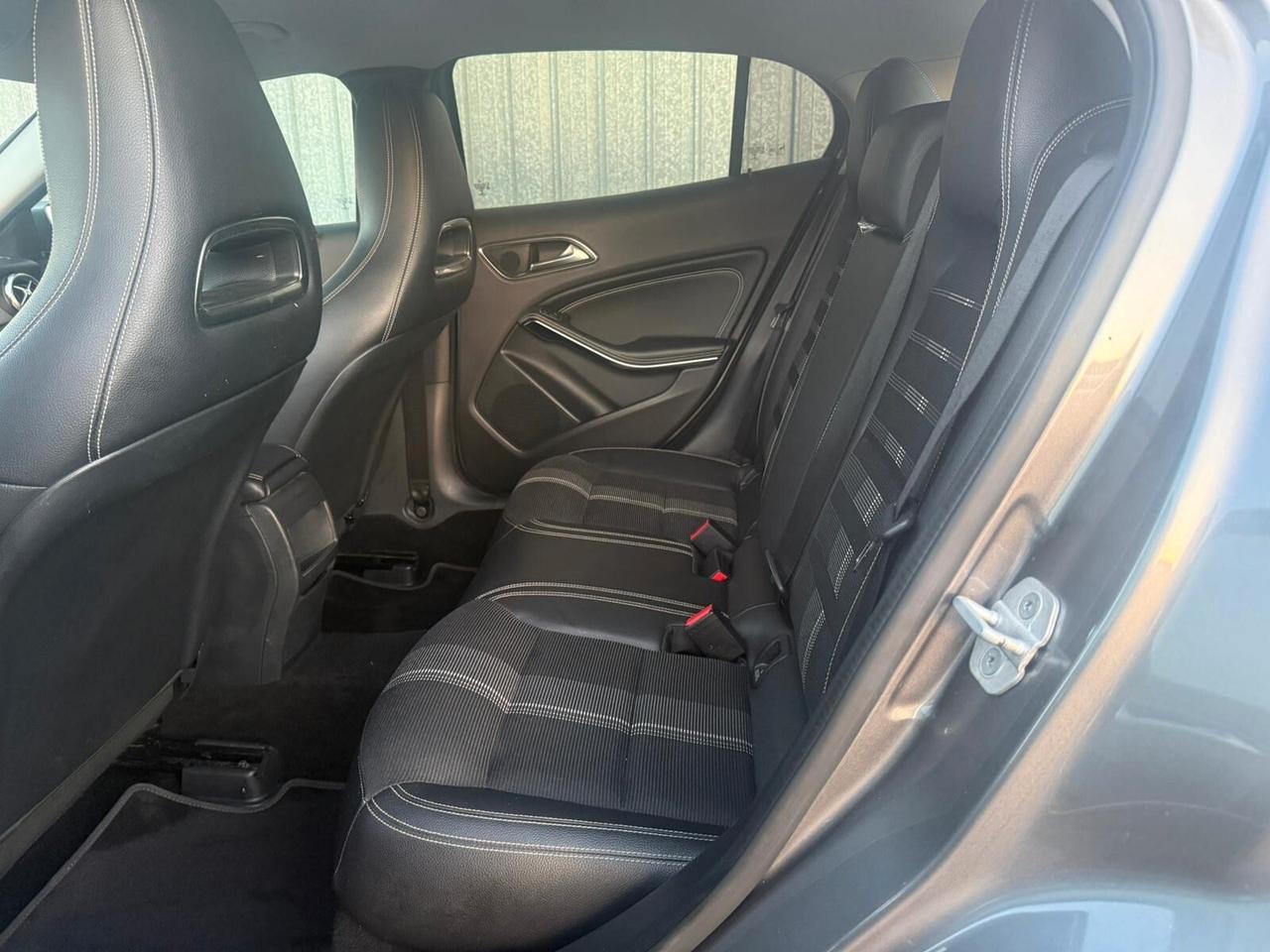 Mercedes-benz GLA 200CDI SPORT
