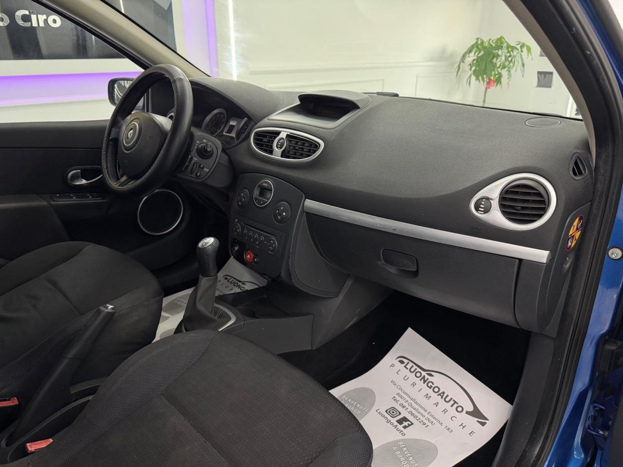 Renault Clio 1.2 16V Luxe-Full Optional