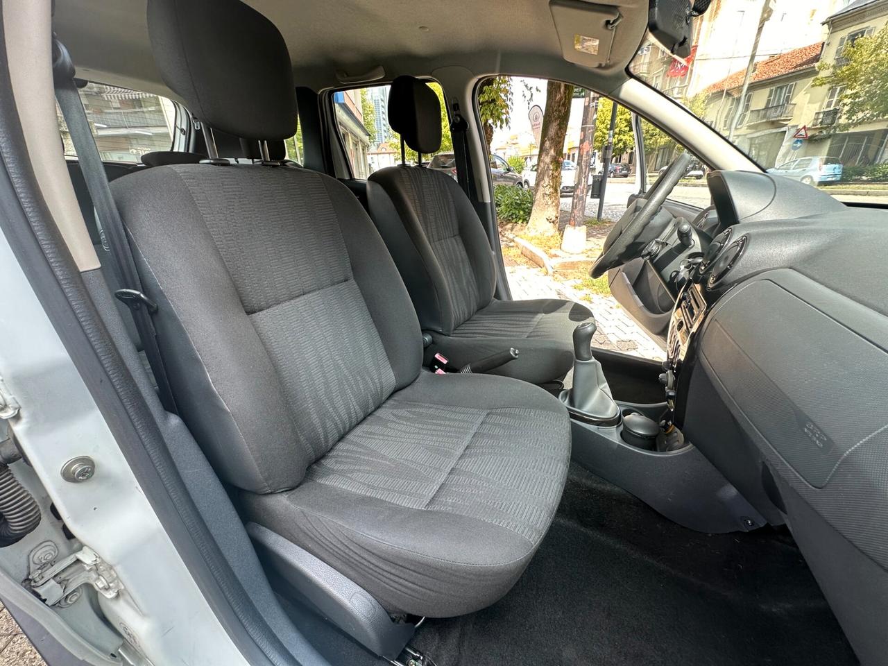 DACIA DUSTER 1.6 BENZINA