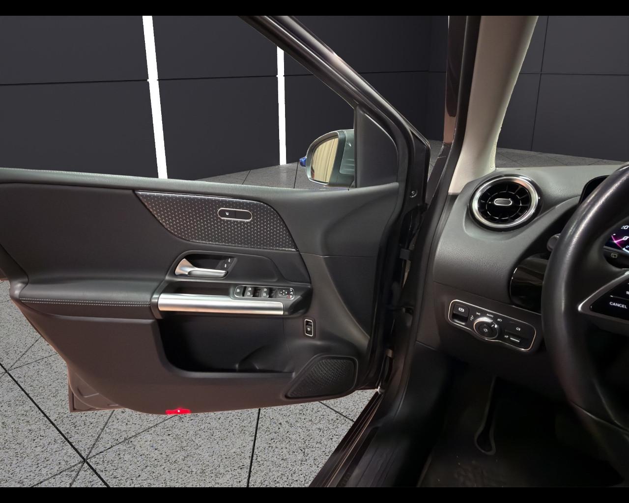 Mercedes-Benz B 180 Automatic Progressive Advanced HYBRID- FACELIFT