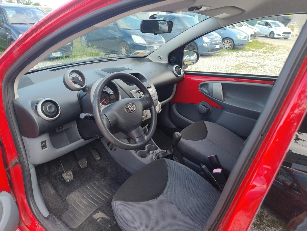 Toyota Aygo 1.0 12V VVT-i 5 porte Sol