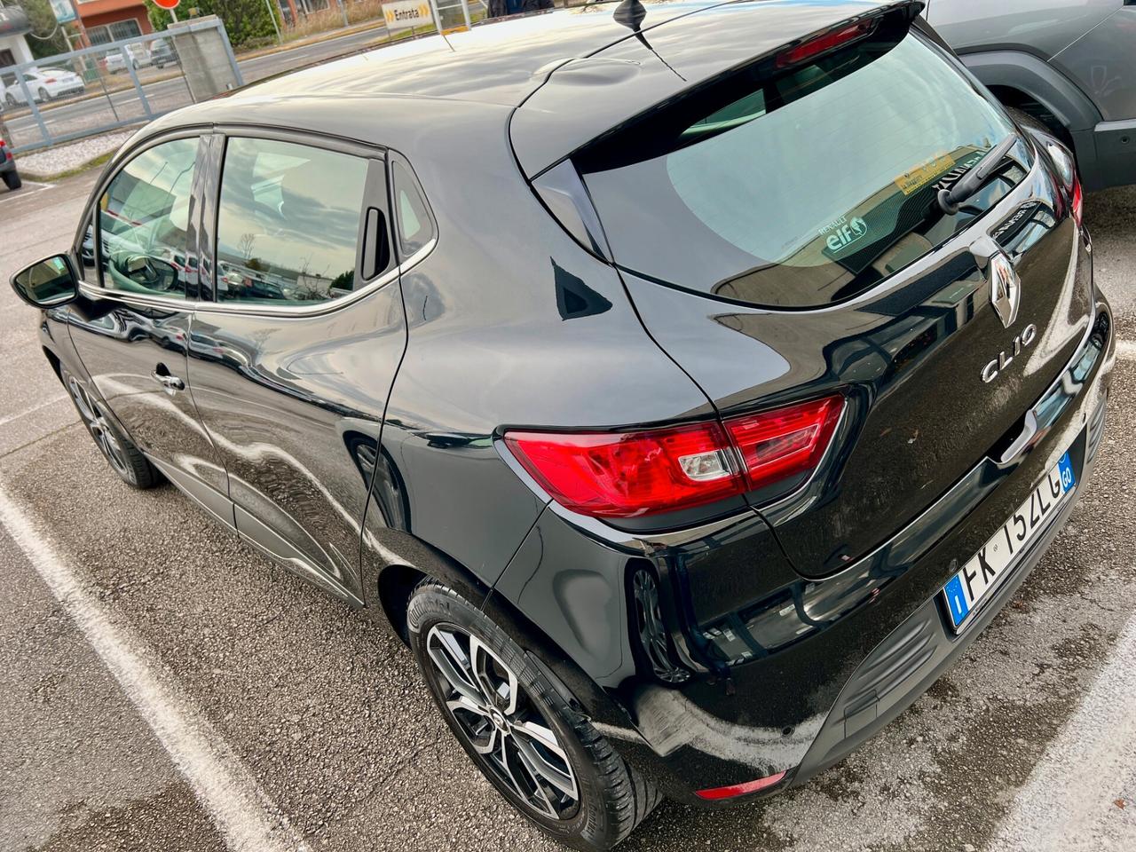 Renault Clio 1.2 75CV 5 porte Zen