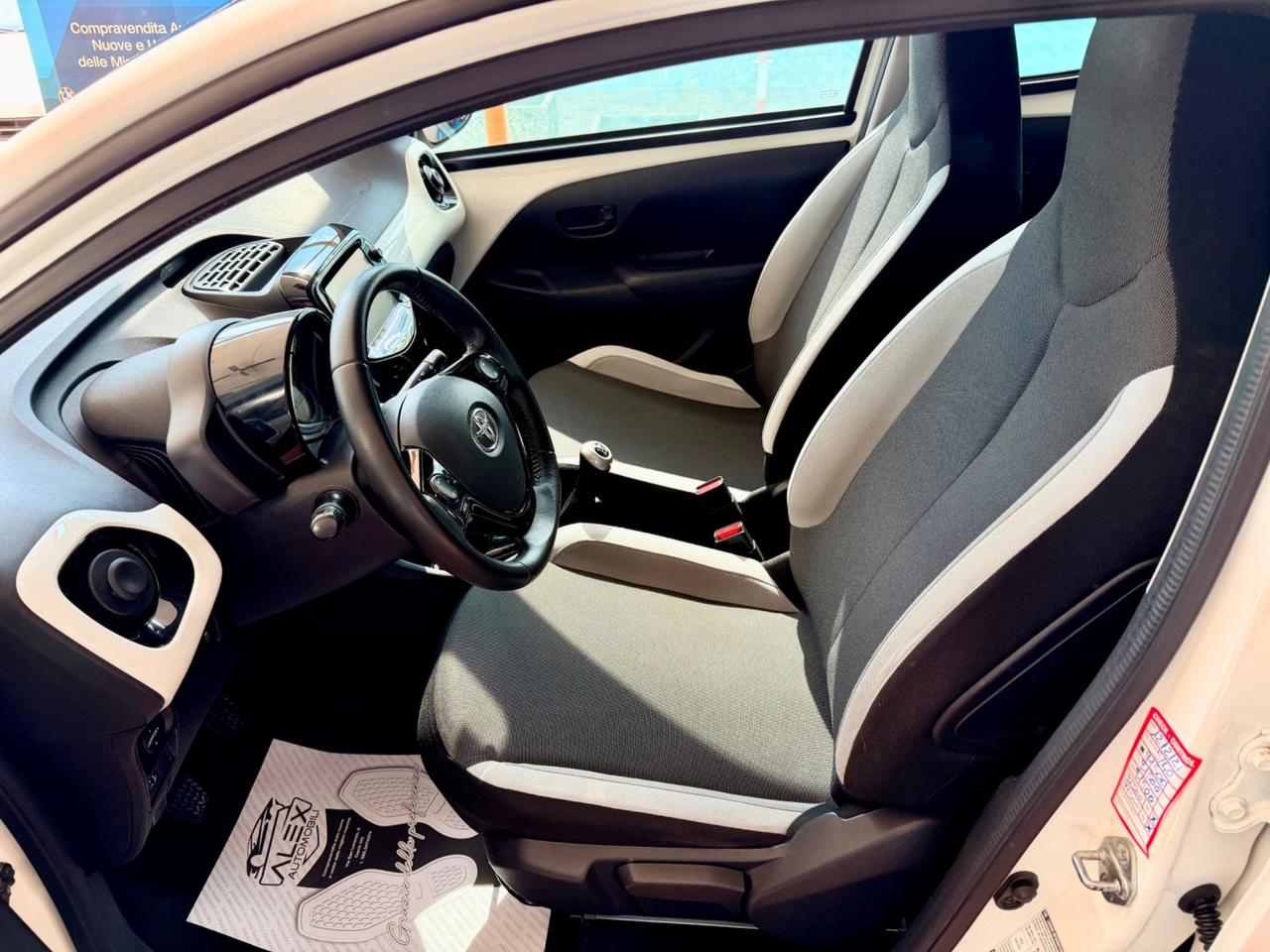 Toyota Aygo 1.000 benzina 69cv Neopatentati