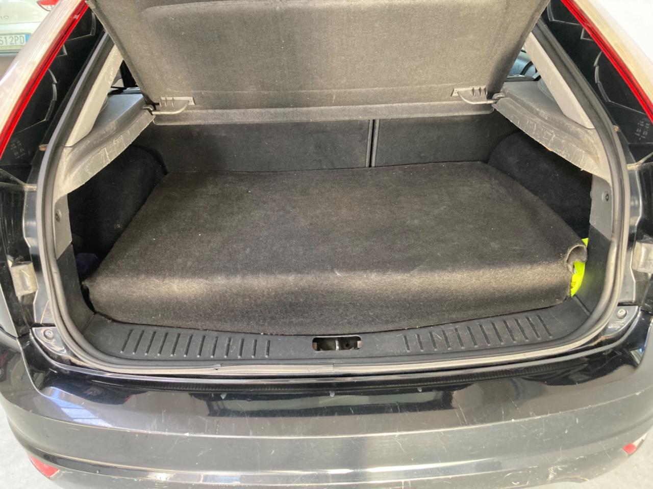 Ford Focus 2.0 (145CV) 5p. Bz.- Met. Tit.