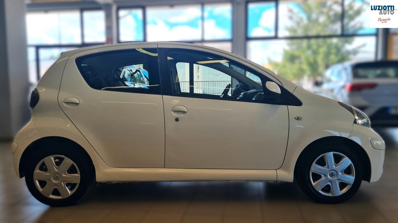 Toyota Aygo 1.0 5P. CONNECT SOL